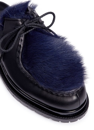 Detail View - Click To Enlarge - SACAI - Leather and lambskin shearling platform loafer slides
