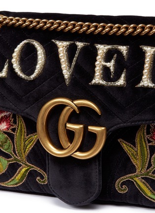 Detail View - Click To Enlarge - GUCCI - 'GG Marmont' slogan floral appliqué matelassé velvet crossbody bag
