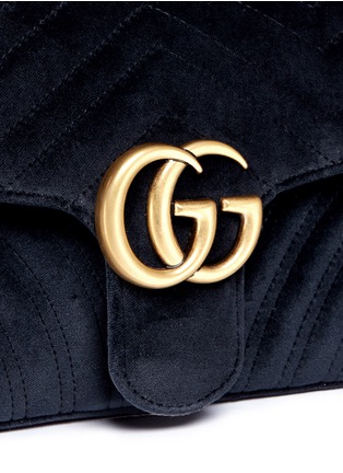  - GUCCI - 'GG Marmont' small quilted velvet crossbody bag