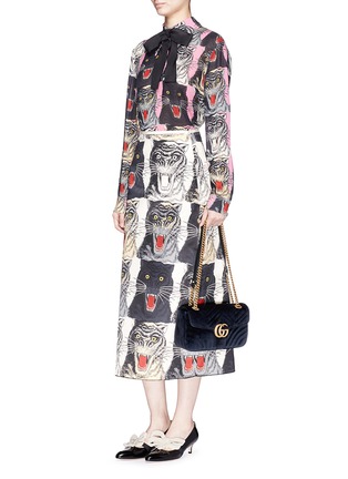 Front View - Click To Enlarge - GUCCI - 'GG Marmont' small quilted velvet crossbody bag