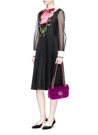Front View - Click To Enlarge - GUCCI - 'GG Marmont' small quilted velvet crossbody bag