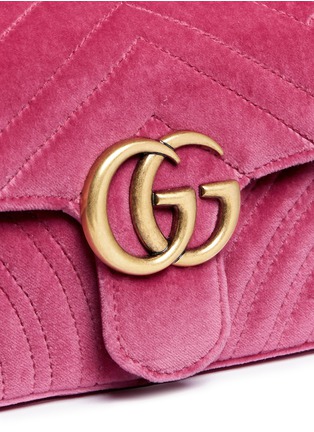  - GUCCI - 'GG Marmont' mini quilted velvet crossbody bag