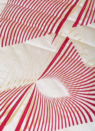Detail View - Click To Enlarge - FRETTE - Fireworks king size light quilt – Beige/Red