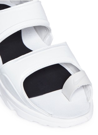 Detail View - Click To Enlarge - NIKE - 'Air Huarache Gladiator QS' patent sandals