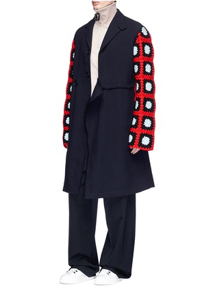 Detail View - Click To Enlarge - JW ANDERSON - Crochet sleeve crepe cady unisex coat