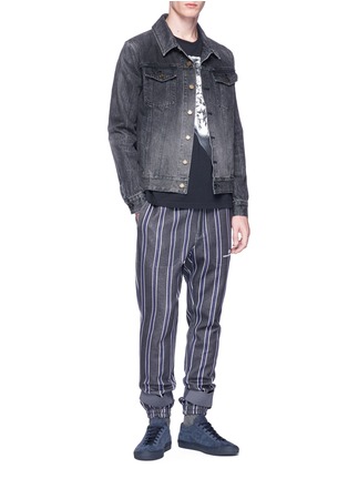 Figure View - Click To Enlarge - UNDERCOVER - Strap detail stripe sweatpants