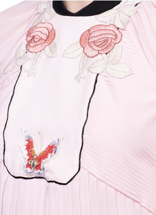 Detail View - Click To Enlarge - GIAMBA - Floral butterfly appliqué pleated chiffon dress