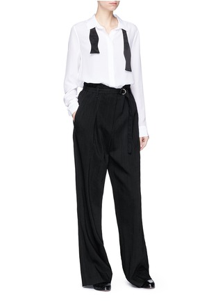 Figure View - Click To Enlarge - EQUIPMENT - 'Essential' bow tie silk crepe shirt