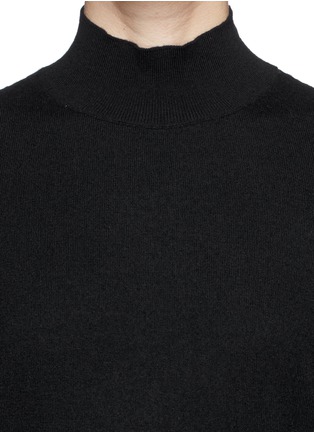 Detail View - Click To Enlarge - THEORY - 'Gredda' wool sweater