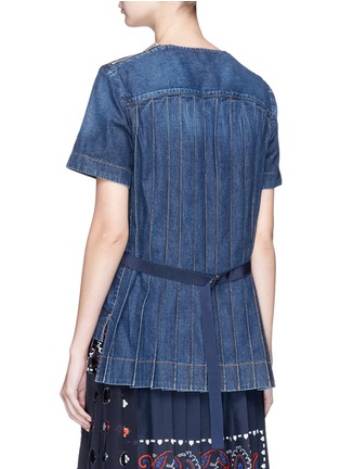 Back View - Click To Enlarge - SACAI - Petersham ribbon belted pleated back denim shirt