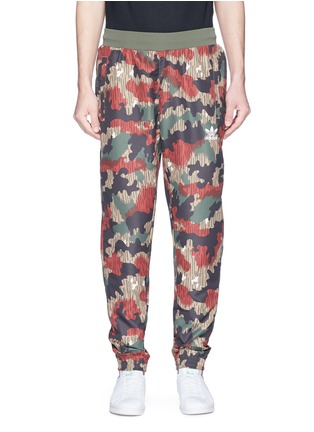 Main View - Click To Enlarge - ADIDAS BY PHARRELL WILLIAMS - 'Hu Hiking' camouflage print sweatpants