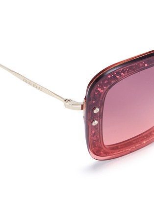 Detail View - Click To Enlarge - MIU MIU - Metal temple mounted lens glitter acetate square sunglasses