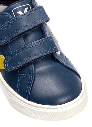 Detail View - Click To Enlarge - VEJA - 'ESPLAR' leather toddler sneakers