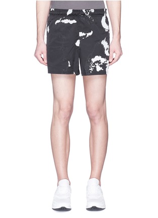 Main View - Click To Enlarge - BLACKBARRETT - Reflective camouflage print shorts