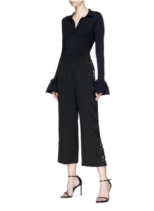 Figure View - Click To Enlarge - ALICE & OLIVIA - 'Benny' floral lace outseam cropped pants