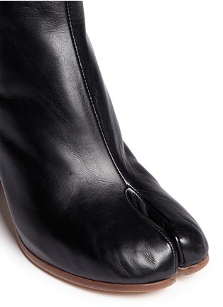 Detail View - Click To Enlarge - MAISON MARGIELA - Tabi toe stone heel leather boots