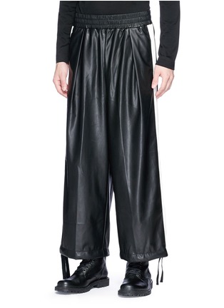 Front View - Click To Enlarge - MIHARAYASUHIRO - Stripe outseam faux leather jogging pants