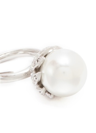 Detail View - Click To Enlarge - KENNETH JAY LANE - Glass pearl crystal ring
