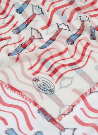 Detail View - Click To Enlarge - VALENTINO GARAVANI - Lipstick print silk-modal scarf