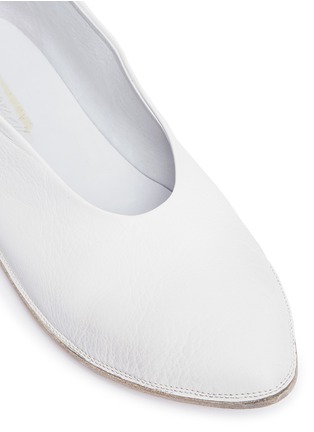 Detail View - Click To Enlarge - MARSÈLL - 'Sacchina' distressed leather choked-up flats