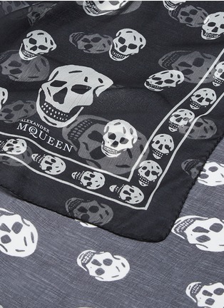 Detail View - Click To Enlarge - ALEXANDER MCQUEEN - Classic Skull silk chiffon scarf
