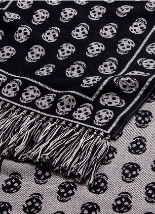 Detail View - Click To Enlarge - ALEXANDER MCQUEEN - Upside Down Skull wool scarf