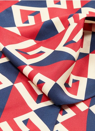 Detail View - Click To Enlarge - GUCCI - Logo print silk twill scarf
