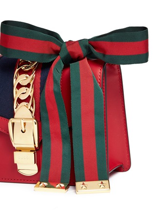 Detail View - Click To Enlarge - GUCCI - 'Sylvie' mini chain web leather bag