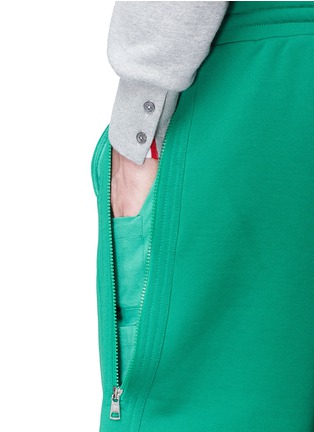 Detail View - Click To Enlarge - MONCLER - Zip gusset sweat shorts