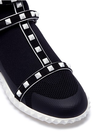 Detail View - Click To Enlarge - VALENTINO GARAVANI - 'Rockstud' caged knit sock sneakers