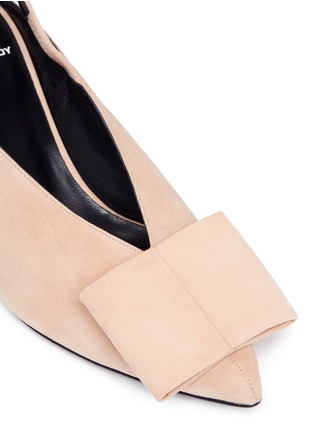 Detail View - Click To Enlarge - PIERRE HARDY - 'Obi' bow suede slingback pumps
