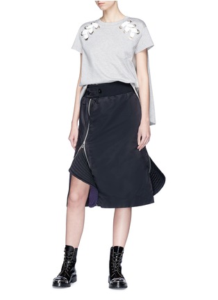 Figure View - Click To Enlarge - SACAI - Eyelet lace-up T-shirt