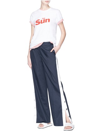 Figure View - Click To Enlarge - DOUBLE RAINBOUU - 'The Sun The Moon' slogan print T-shirt