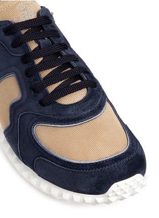 Detail View - Click To Enlarge - VALENTINO GARAVANI - 'Soul AM' suede panel mesh sneakers