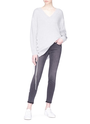 Figure View - Click To Enlarge - FRAME - 'Le Skinny De Jeanne' frayed cuff cropped jeans
