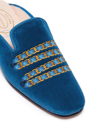 Detail View - Click To Enlarge - STUBBS & WOOTTON - 'Ava Tours' chain embroidered velvet mules
