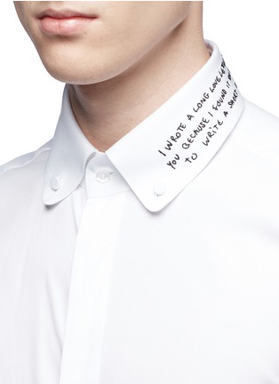Detail View - Click To Enlarge - GUCCI - Love letter embroidered Oxford shirt