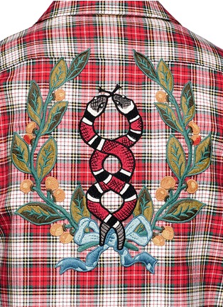 Detail View - Click To Enlarge - GUCCI - Snake appliqué tartan plaid shirt