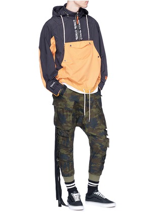 Figure View - Click To Enlarge - BEN TAVERNITI UNRAVEL PROJECT  - Elastic strap camouflage print cargo pants