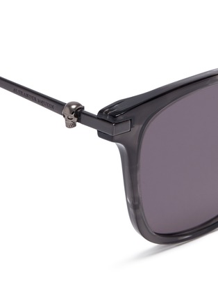 Detail View - Click To Enlarge - ALEXANDER MCQUEEN - Skull stud metal temple acetate square sunglasses