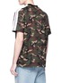 Back View - Click To Enlarge - PALM ANGELS - Stripe shoulder camouflage print T-shirt