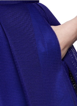 Detail View - Click To Enlarge - COMME MOI - Box pleat honeycomb mesh flare skirt
