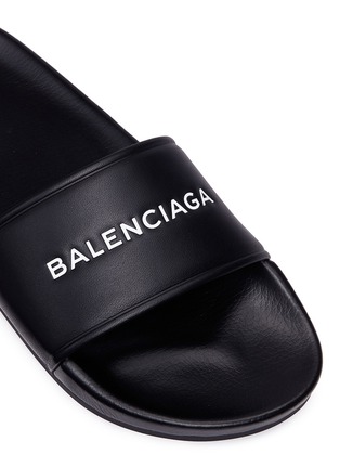 Detail View - Click To Enlarge - BALENCIAGA - 'Pool' logo print slide sandals