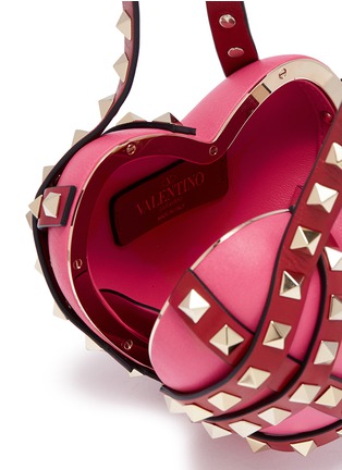 Detail View - Click To Enlarge - VALENTINO GARAVANI - 'Rockstud' harness leather heart minaudière