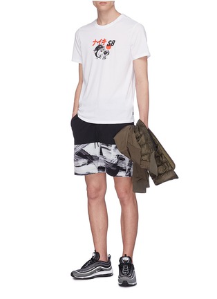 Figure View - Click To Enlarge - NIKE - Paint stroke print track shorts