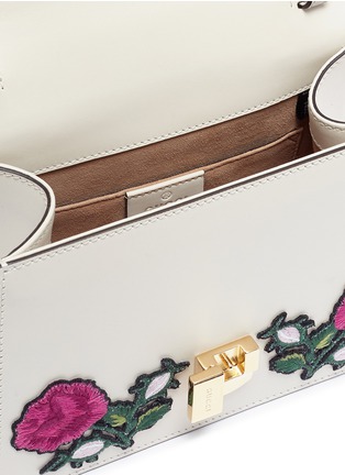 Detail View - Click To Enlarge - GUCCI - 'Sylvie' floral appliqué mini chain web leather bag