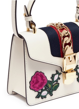 Detail View - Click To Enlarge - GUCCI - 'Sylvie' floral appliqué mini chain web leather bag