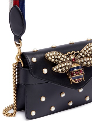 Detail View - Click To Enlarge - GUCCI - 'Broadway' jewelled bee glass pearl crossbody clutch