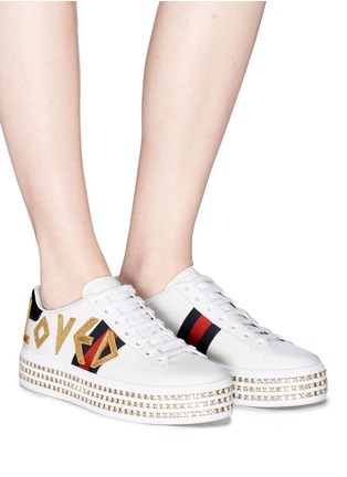 Figure View - Click To Enlarge - GUCCI - 'Ace' slogan appliqué leather glass crystal embellished flatform sneakers