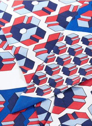 Detail View - Click To Enlarge - FRANCO FERRARI - 'Tubolare' geometric print twill scarf